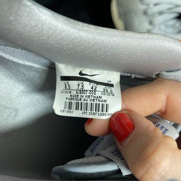 Men's Size 8.5 - NIKE Air Force 1 07 LV8 LEATHER Grey Trainers AJ9507 002 - Picture 16 of 16